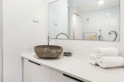 Photo 9 - Bright 2 Bedroom Apartment in Burleigh Beach