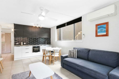 Foto 11 - Bright 2 Bedroom Apartment in Burleigh Beach