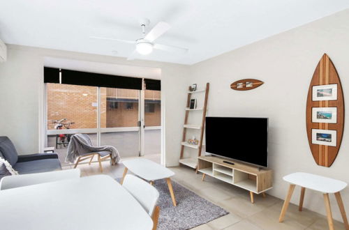 Photo 10 - Bright 2 Bedroom Apartment in Burleigh Beach