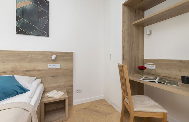 One Bedroom Apartment Okrzei by Renters - Photo 3