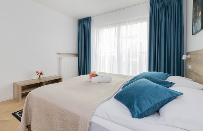 One Bedroom Apartment Okrzei by Renters - Photo 2