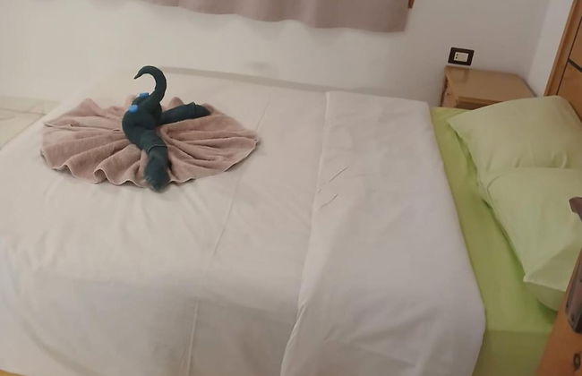 3-bed Apartment With Sea View Sleeps 6 - Photo 3