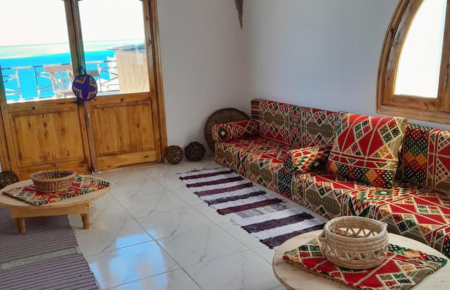 3-bed Apartment With Sea View Sleeps 6 - Photo 12