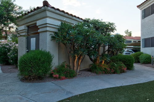 Photo 25 - Luxury Paradise Valley Condo, Complete Remodel