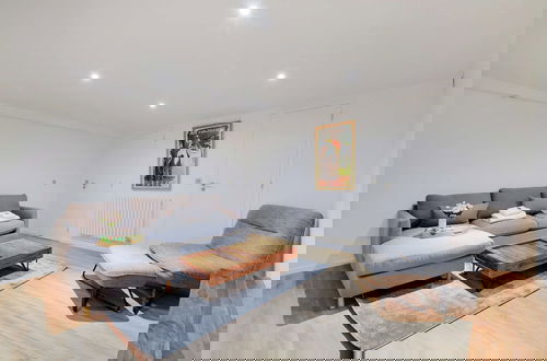 Foto 5 - Spacious Apartment With 2 Rooms