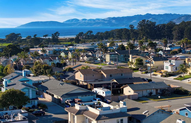 Sunset Serenity by Avantstay Rooftop w/ Hot Tub & Fire Pit, 3 Blocks to Beach! - Photo 46
