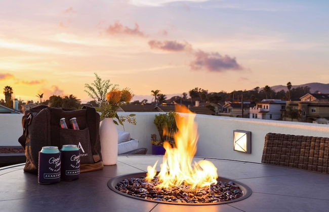 Sunset Serenity by Avantstay Rooftop w/ Hot Tub & Fire Pit, 3 Blocks to Beach! - Photo 21