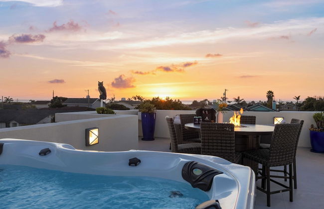 Sunset Serenity by Avantstay Rooftop w/ Hot Tub & Fire Pit, 3 Blocks to Beach! - Photo 39