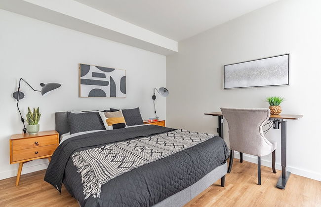 Sophari's Apartments in Bellevue - Photo 16
