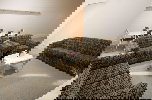 Photo 23 - Seafield Tower Glenelg Apartment no 4