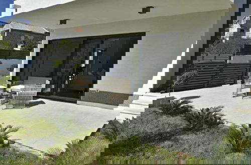 Foto 36 - Luxury Slatine Apartments With Terrace and Garden