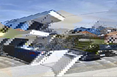 Foto 28 - Luxury Slatine Apartments With Terrace and Garden