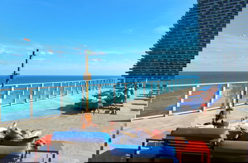 Foto 47 - Beachfront condo with stunning views