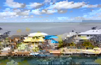 Foto 2 - NEW Haven House Waterfront Home Amazing Views