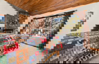 Foto 2 - Whiskey Pines Chalet