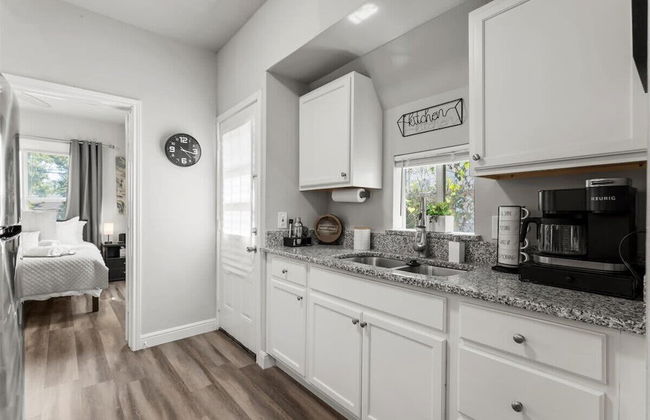 Charming 1BR Sanctuary w/ FREE Parking - Foto 7