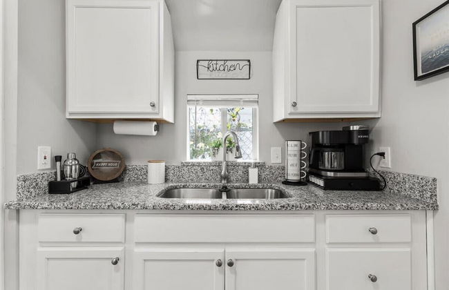 Charming 1BR Sanctuary w/ FREE Parking - Foto 9