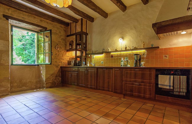 Spacious Farmhouse With Private Heated Pool in a Rustic Garden - Photo 23