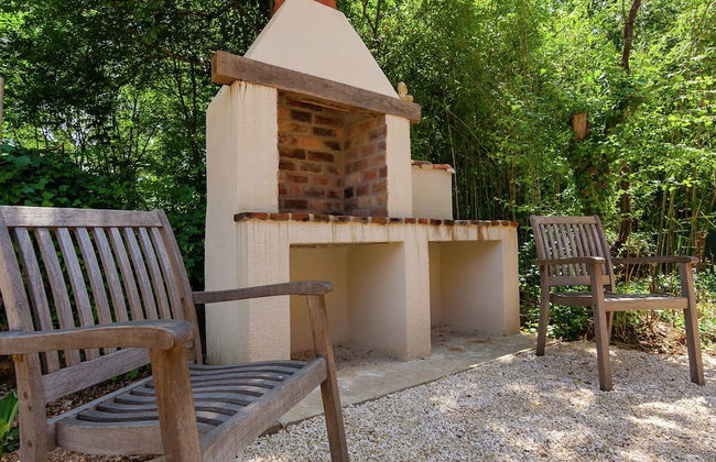 Spacious Farmhouse With Private Heated Pool in a Rustic Garden - Photo 53