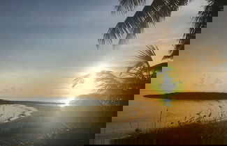 Foto 1 - Shangri-La Serenity: Beach Villa With Views