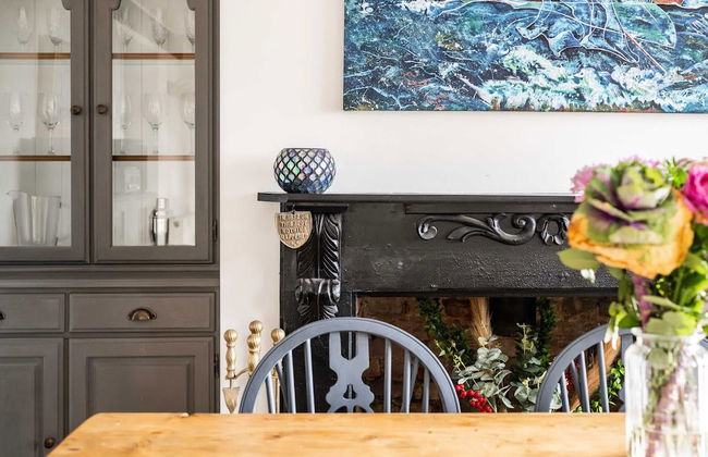 Host Stay Riverside Cottage - Photo 19