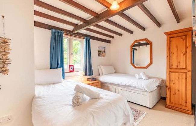 Host Stay Woodfalls Barn - Foto 9