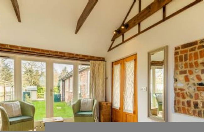 Host Stay Woodfalls Barn - Foto 4