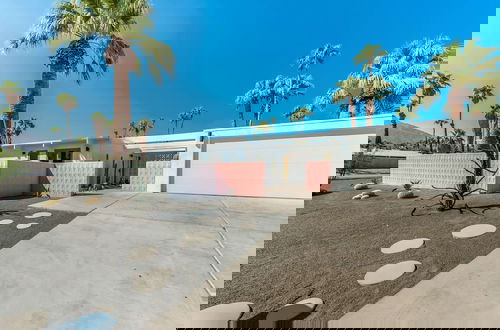Foto 7 - Retro Chic Oasis Saltwater Pool Spa Mnt Views