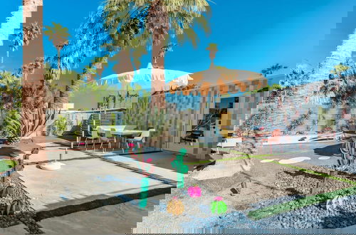 Foto 55 - Retro Chic Oasis Saltwater Pool Spa Mnt Views