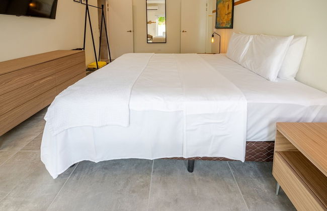 Modern Trestrapi Beach Villa 8 bed 8 Bath 2 Pools - Photo 22