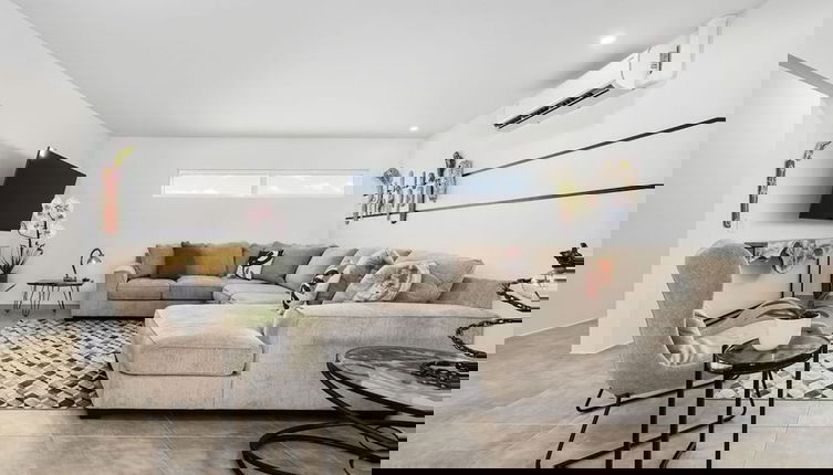 Foto 1 - Modern Trestrapi Beach Villa 8 bed 8 Bath 2 Pools