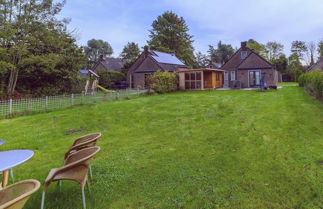 Cosy Holiday Home With Garden - Photo 36