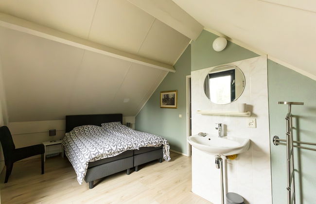 Cosy Holiday Home With Garden - Photo 11