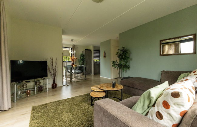 Cosy Holiday Home With Garden - Photo 19