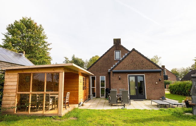 Cosy Holiday Home With Garden - Photo 38