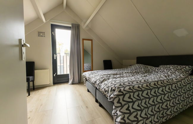 Cosy Holiday Home With Garden - Photo 3