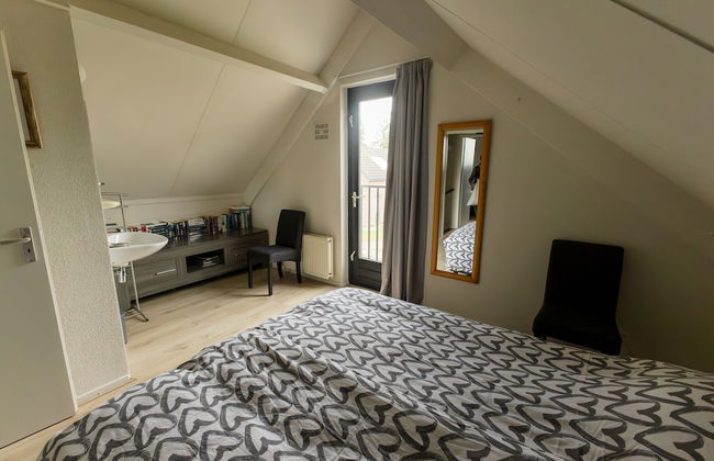 Cosy Holiday Home With Garden - Photo 8
