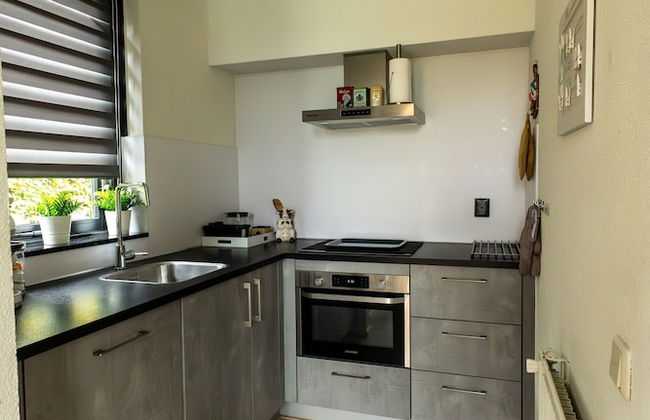 Cosy Holiday Home With Garden - Photo 16