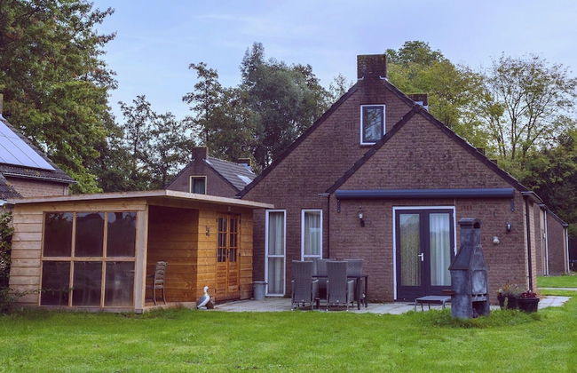 Cosy Holiday Home With Garden - Photo 30
