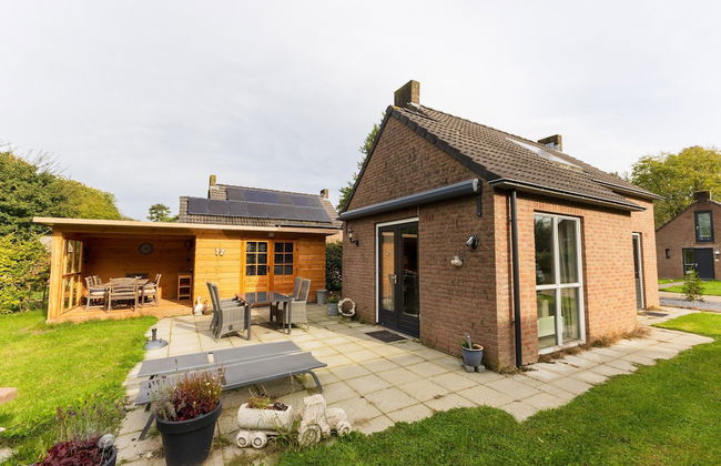 Cosy Holiday Home With Garden - Photo 32