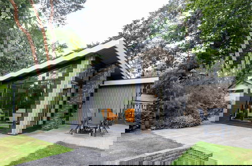 Foto 1 - Beautiful Chalet With a Fireplace in a Wooded Area