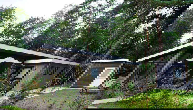 Foto 1 - Beautiful Chalet With a Fireplace in a Wooded Area