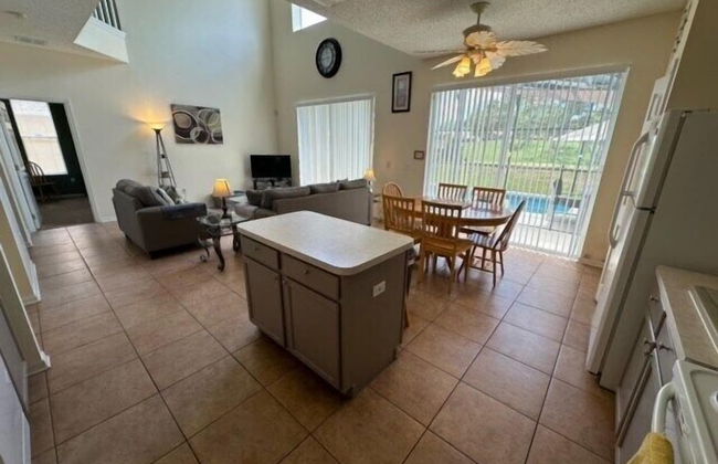 South Facing Pool Home - Room for the Whole Family! - Foto 16