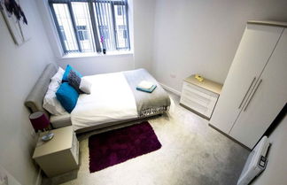 Photo 1 - Stayzo - Executive City Centre Apartment 2