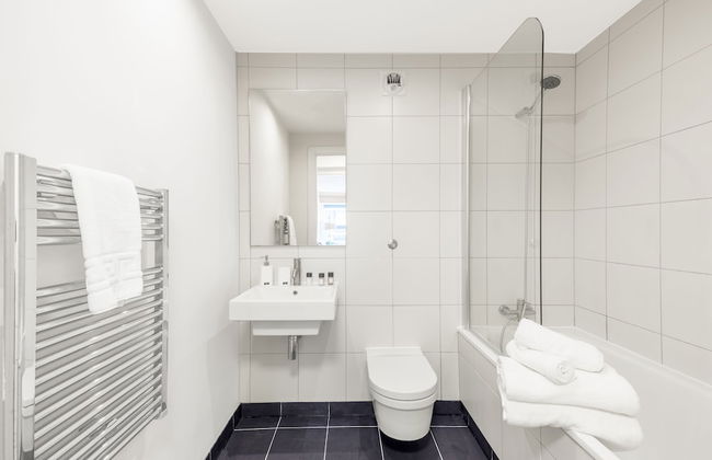 Impeccable 1-bed Apartment in London City - Foto 9