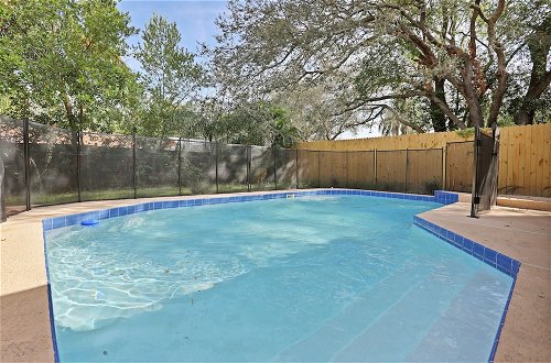 Photo 1 - 3BR Pool Home by Tom Well IG - 4204E98A