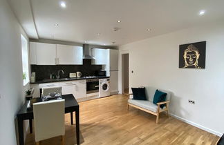 Photo 1 - Modern 1 Bed Apartment