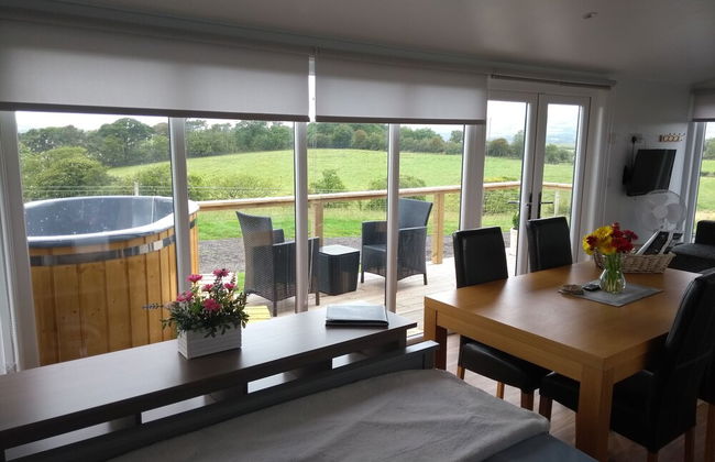 Cleeves Cabins, Ailsa Luxury Lodge With hot tub - Foto 16