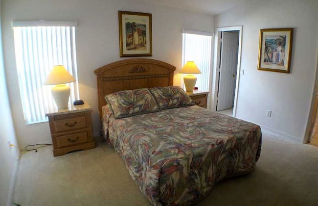 4BR 3BA Home in Indian Creek by CV-2675 - Foto 1