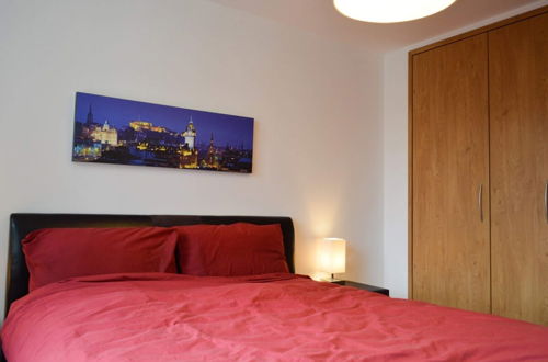 Photo 2 - Modern 2 Bedroom Property in Central Edinburgh